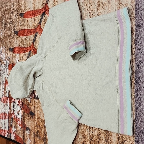 Toddler girl Gap sweatshirt - Picture 6 of 6